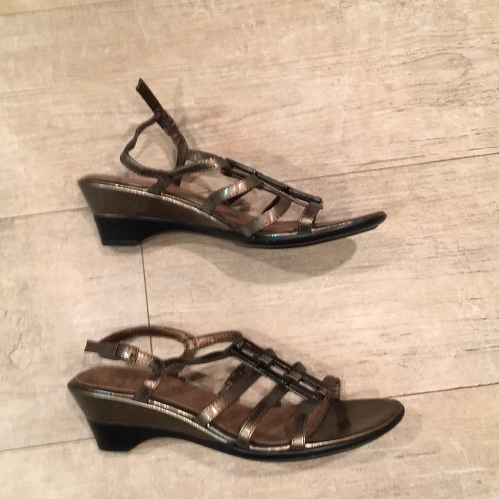 Brown dress shoes